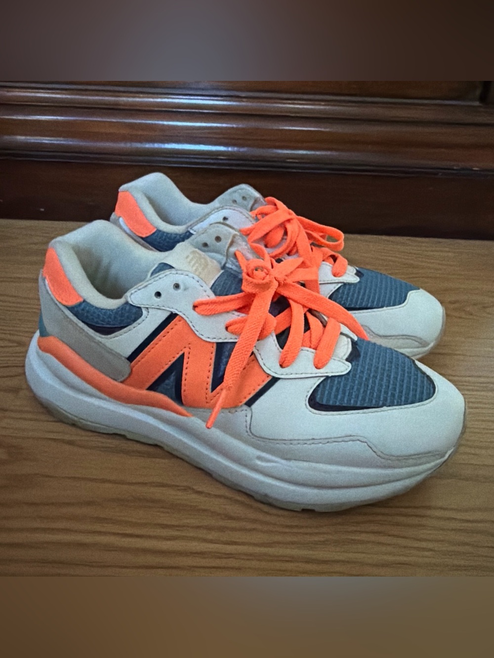 New Balance 57/40 trainers in white blue orange women’s size 7.5